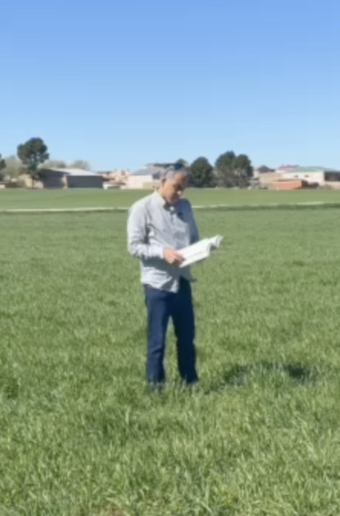 Marcos con la biblia